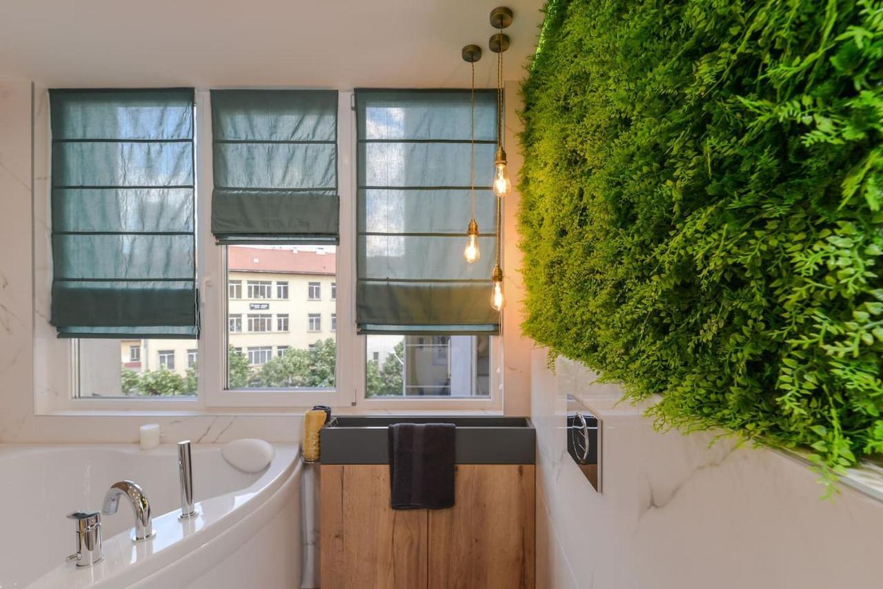 Urban Eden - Lux & Style, 2-Bedroom, 2-Bathroom Sofia Eksteriør billede